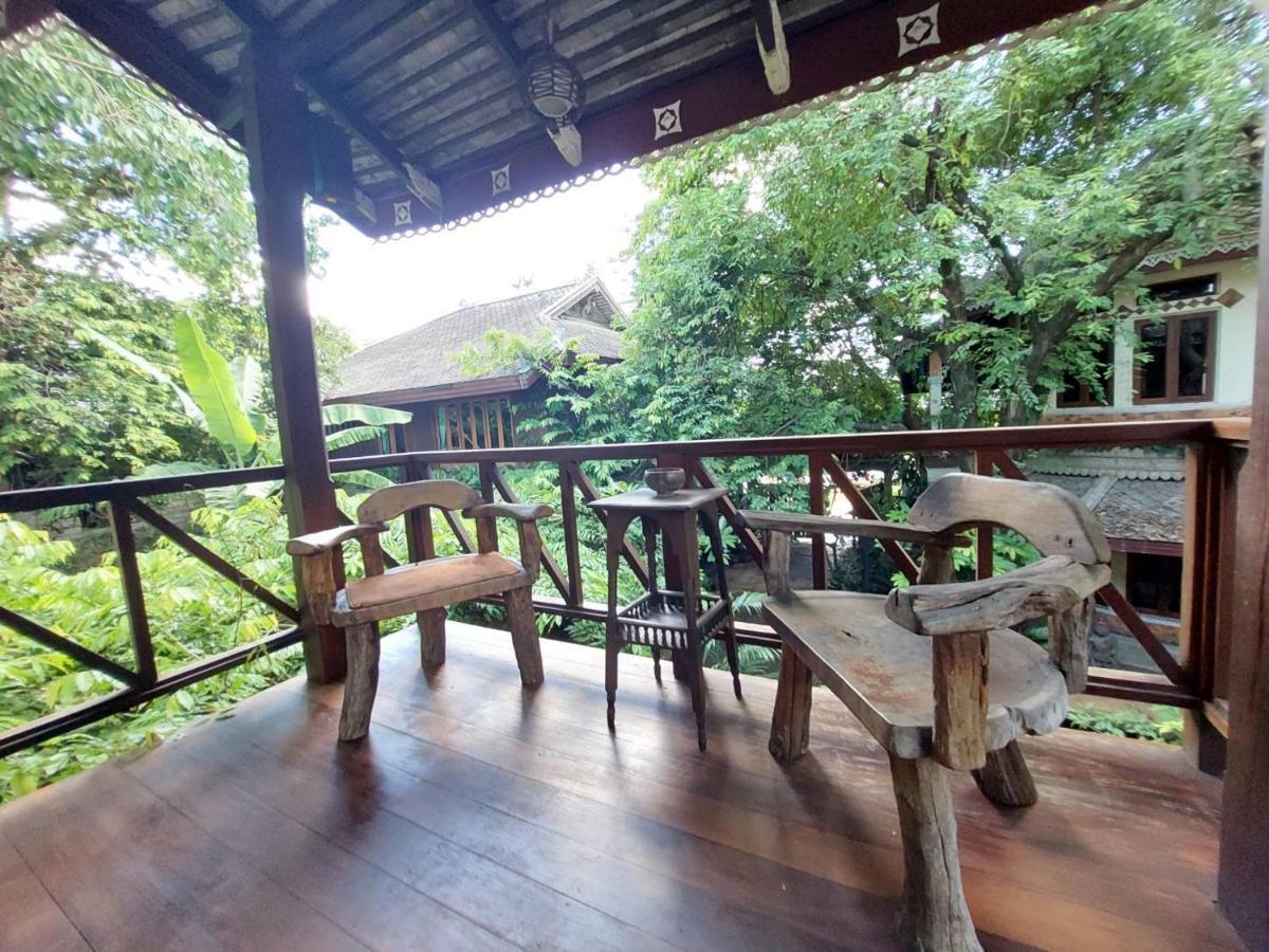 Avara Signature House Hotel Chiang Mai Bagian luar foto