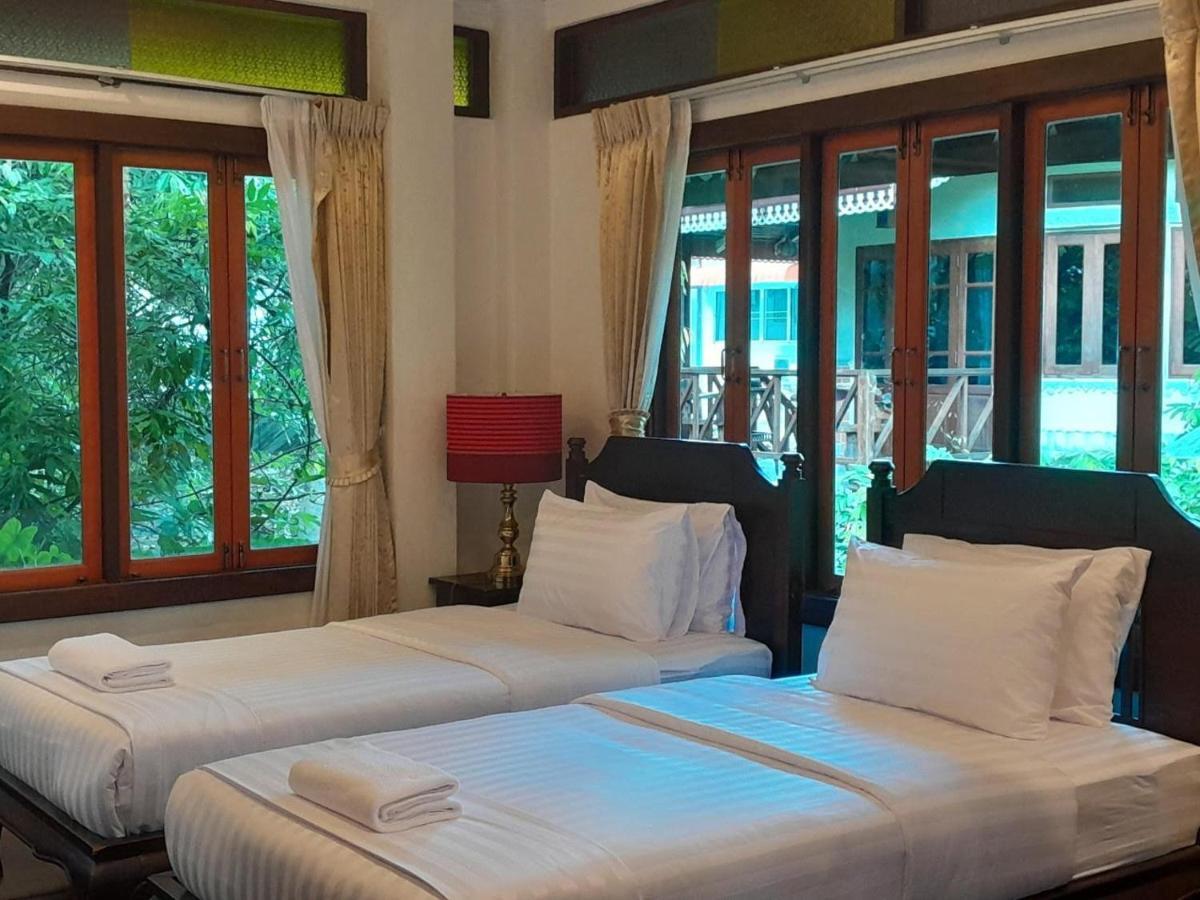 Avara Signature House Hotel Chiang Mai Bagian luar foto