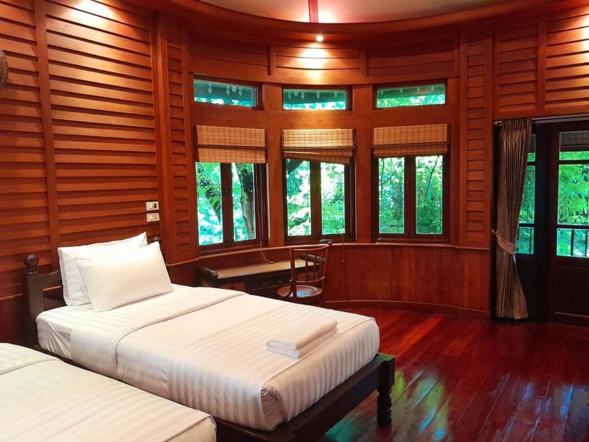 Avara Signature House Hotel Chiang Mai Bagian luar foto