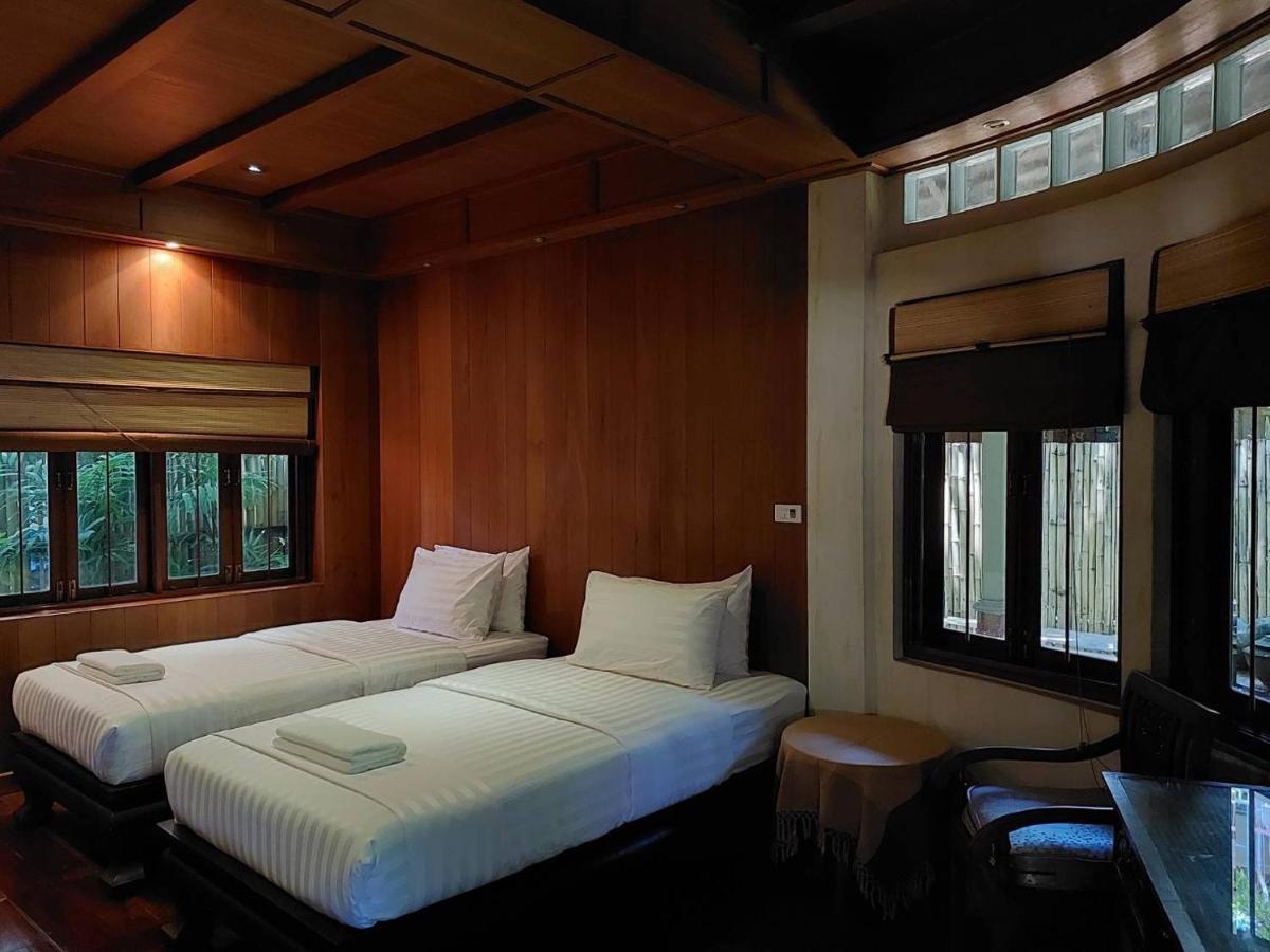 Avara Signature House Hotel Chiang Mai Bagian luar foto