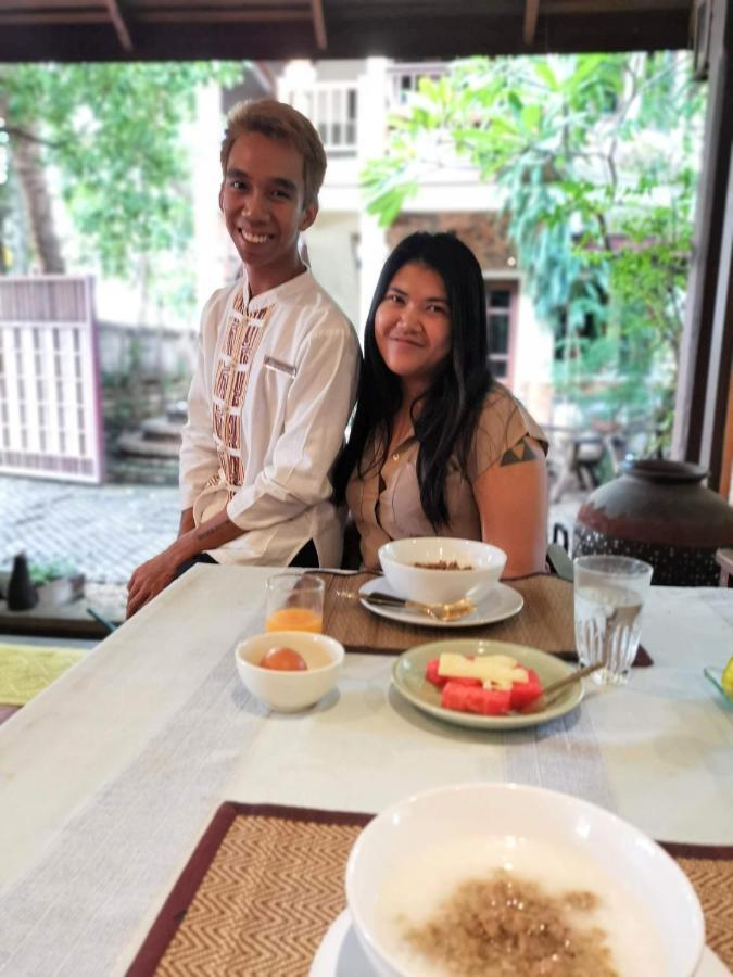 Avara Signature House Hotel Chiang Mai Bagian luar foto